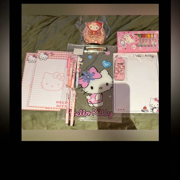 Assorted Labubu & Sanrio Accesories, Breakdown Below 😇 - Picture 8 of 9